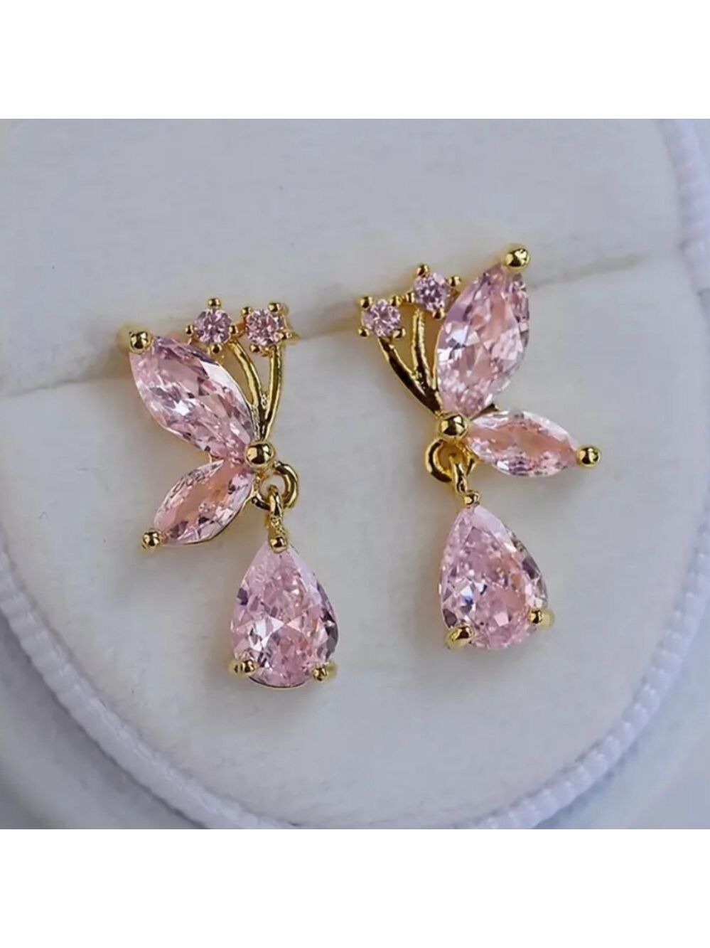 Elegant butterfly Vintage style pink glass Earrings